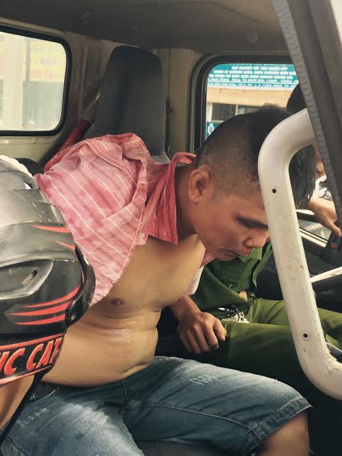 Liều lĩnh xông vào quán phở, cướp giỏ đựng tiền