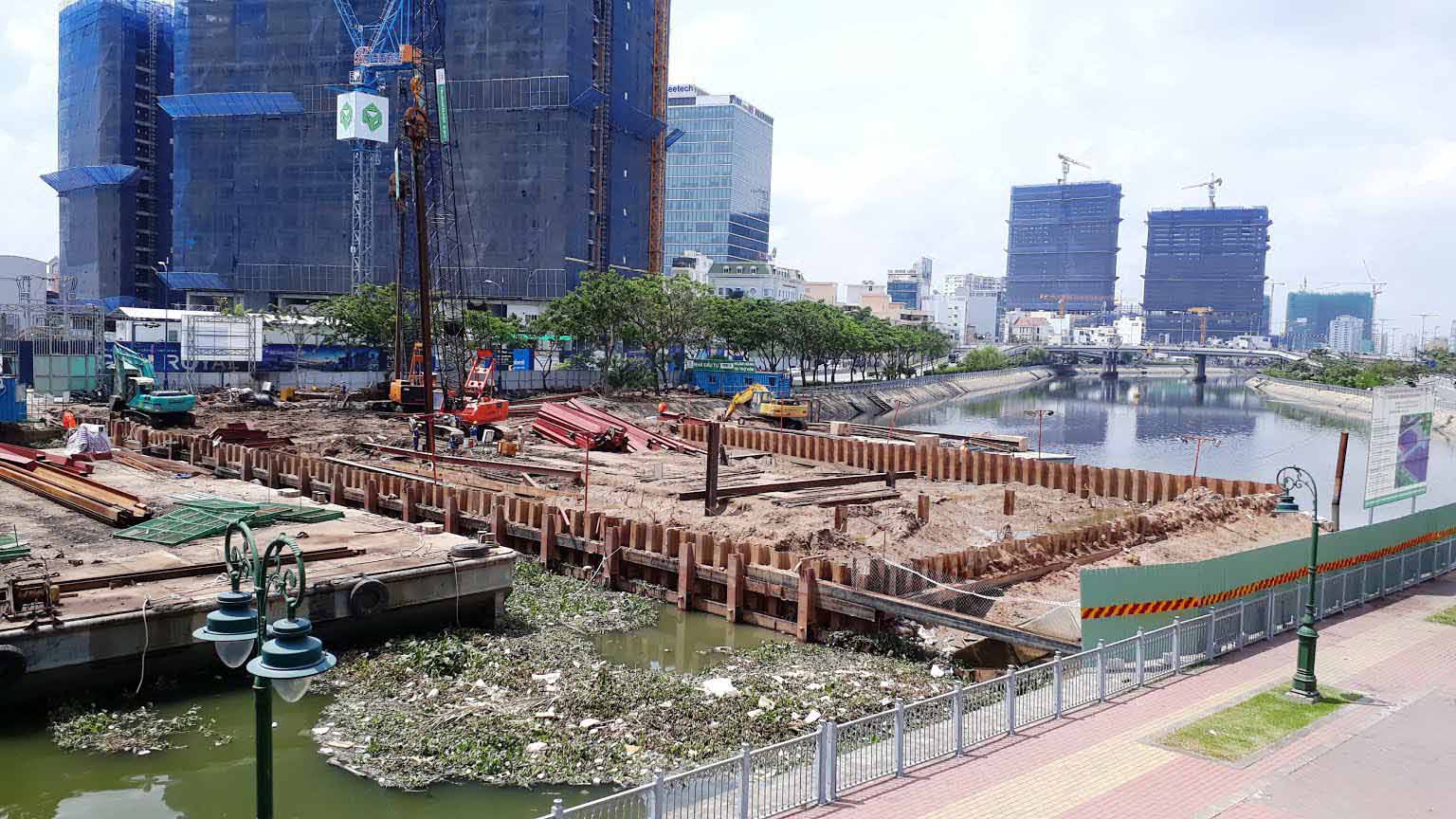 Mùi hôi từ công trình cống ngăn triều