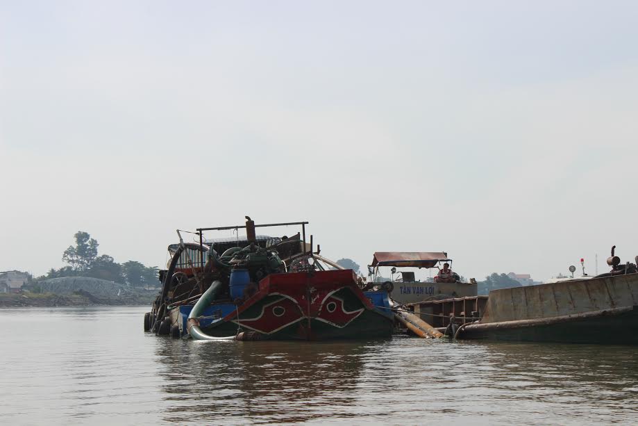 "Tập đoàn" đục khoét sông Đồng Nai ngày càng liều lĩnh