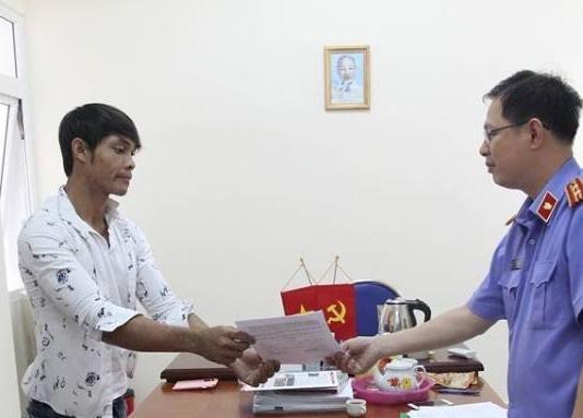 Trần Văn Uống nhận quyết định đ&igrave;nh chỉ vụ &aacute;n