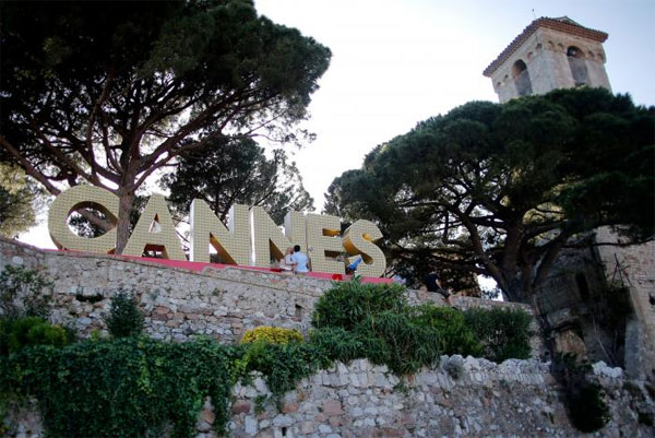 LHP Cannes: Chống khủng bố bằng 400 chậu hoa "khủng"