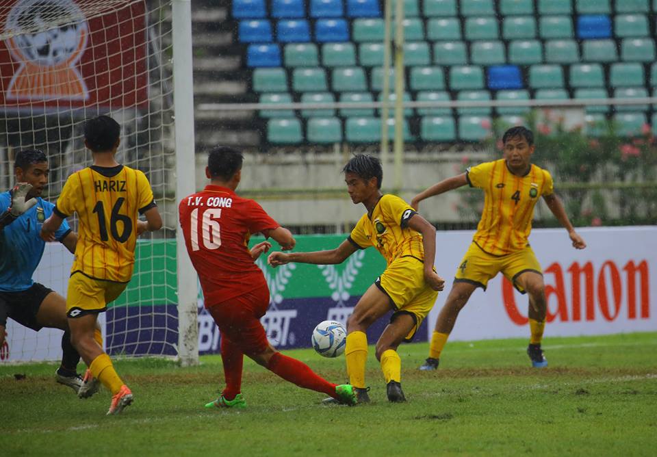 U18 của HLV Hoàng Anh Tuấn đại thắng ngày ra quân - Ảnh 2.