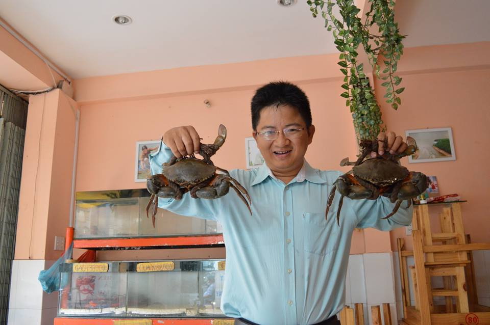 Con cua 8 cẳng 2 càng