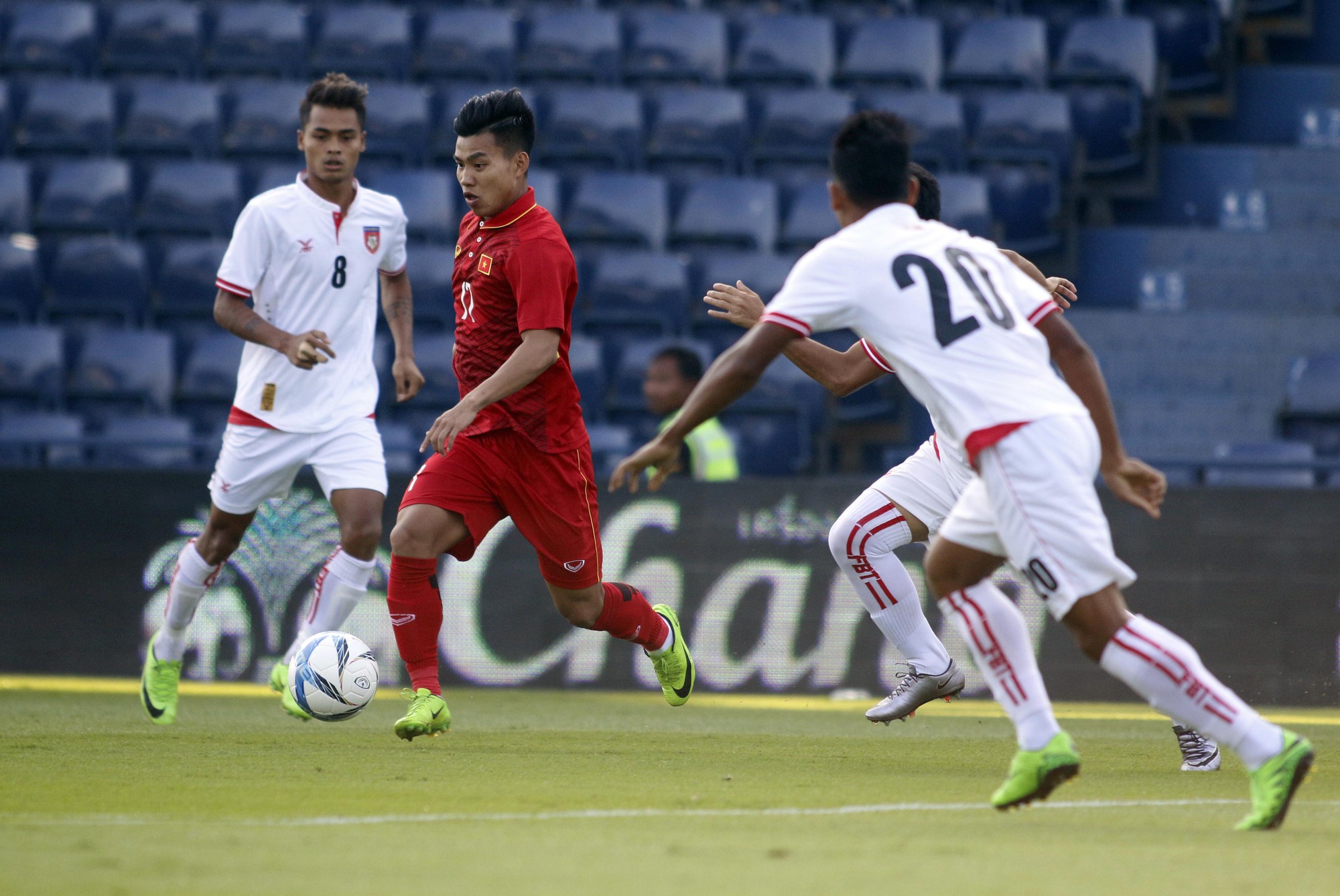U23 Việt Nam theo đuổi lối chơi 3-4-3