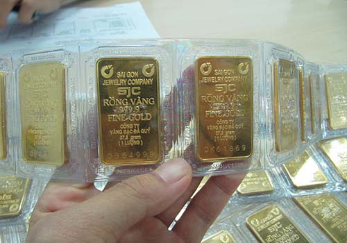Mua vàng hay gửi tiết kiệm?