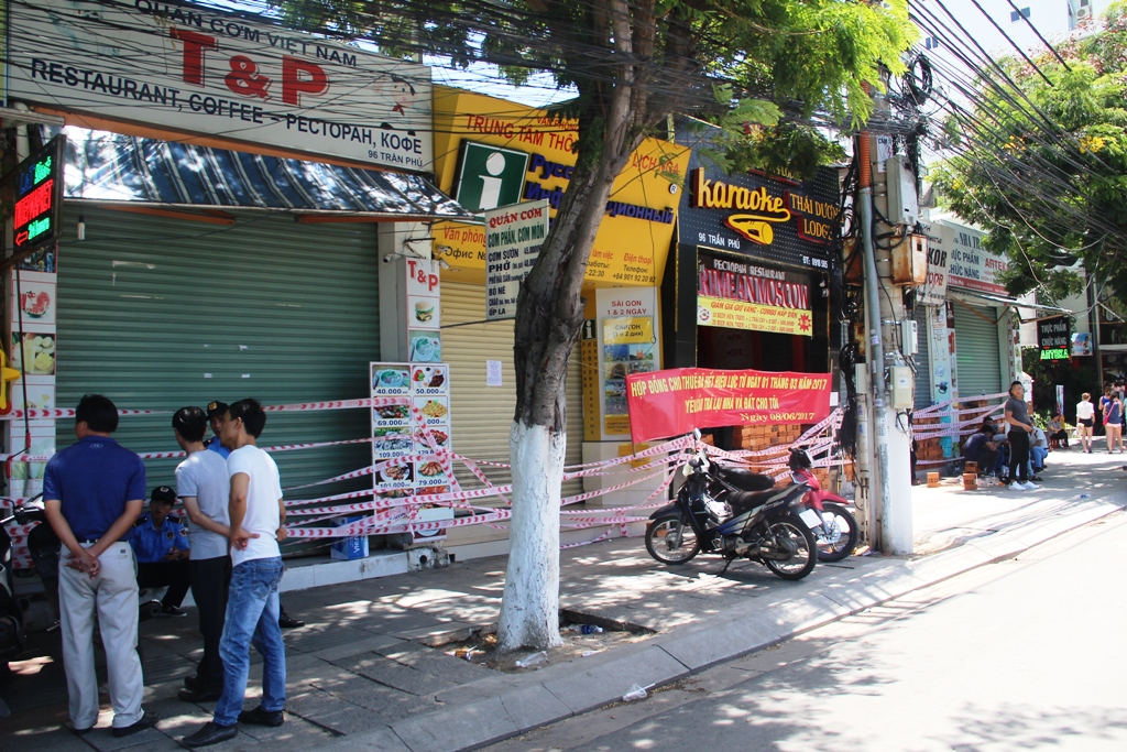 Tự ý rào chắn không cho kinh doanh giữa trung tâm Nha Trang