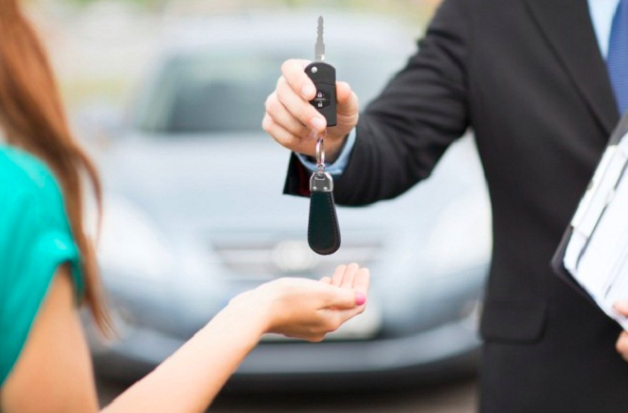 Vay mua ô tô, coi chừng rủi ro cháy túi