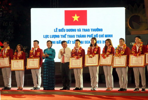 TP HCM khen thưởng hơn 2,2 tỉ cho HLV-VĐV SEA Games 2017