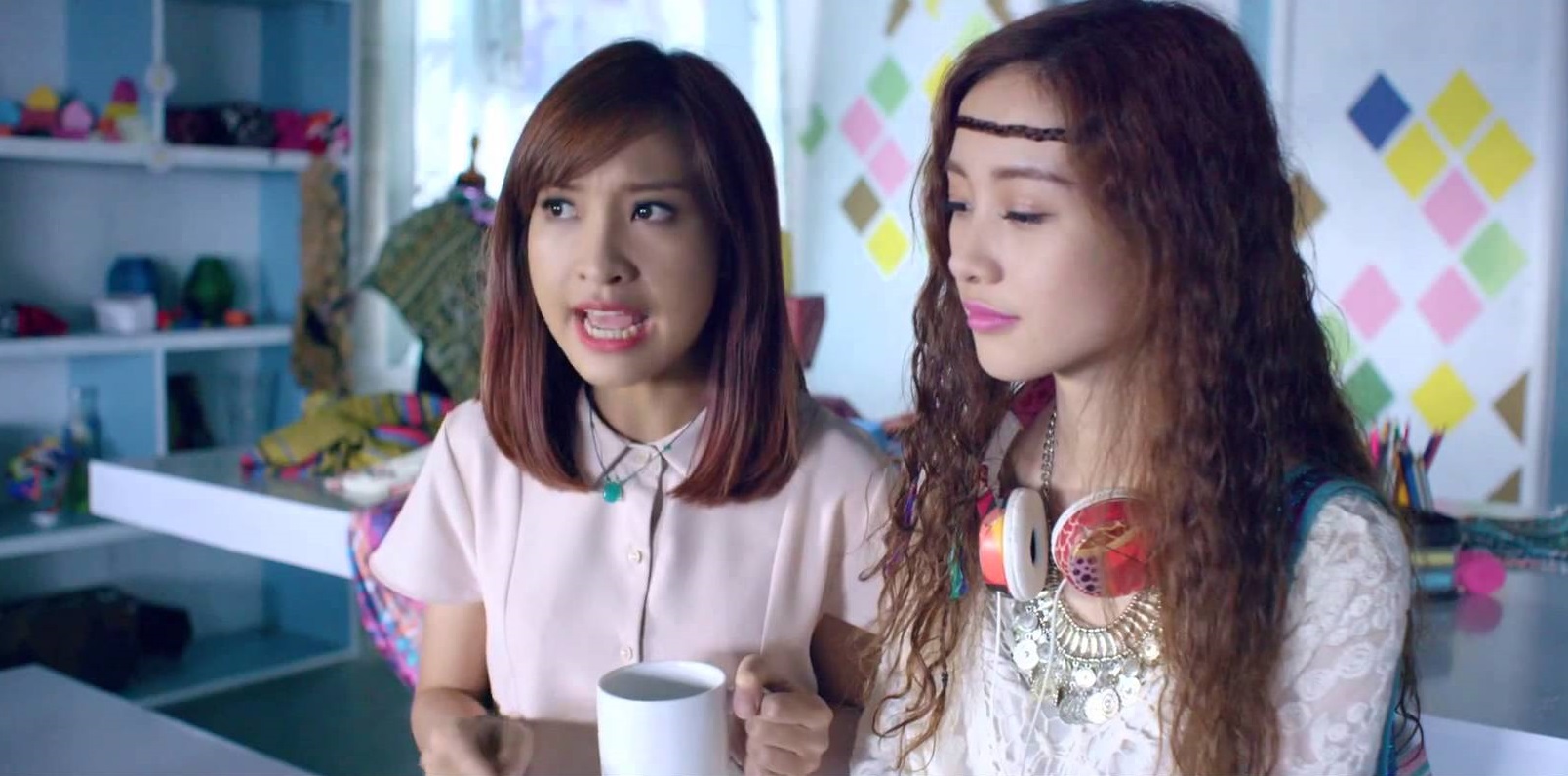 
Cảnh trong phim 12 ch&ograve;m sao: Vẽ đường cho y&ecirc;u chạy, một trong &iacute;t phim thương mại được ghi nhận l&agrave;m chỉn chu cũng l&agrave; phim nhận được giải đạo diễn xuất sắc Giải thưởn C&aacute;nh diều 2016 &nbsp; &nbsp; &nbsp; &nbsp;(Nguồn: Cắt từ phim)
