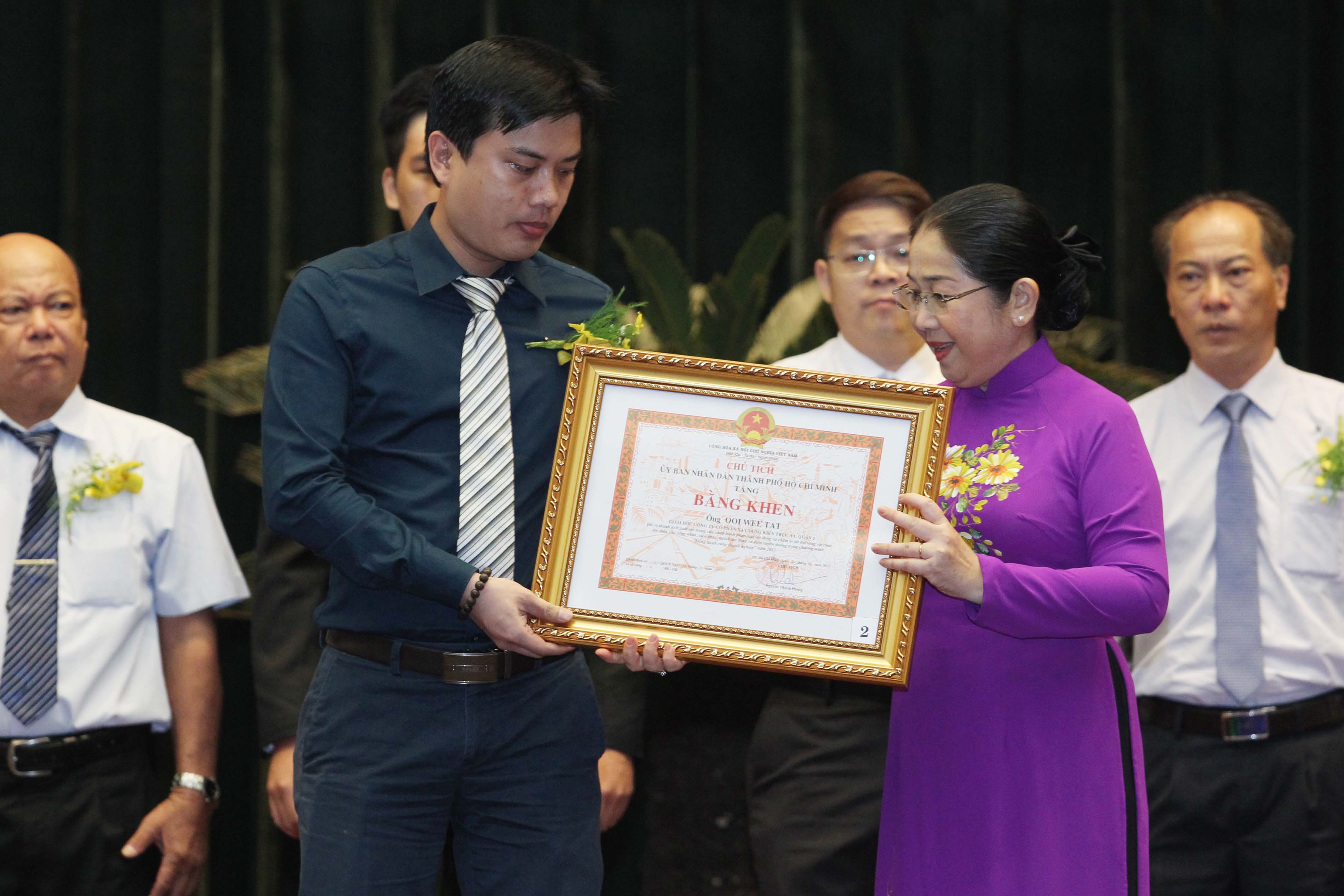 Tuyên dương 34 doanh nghiệp chăm sóc tốt cho công nhân - Ảnh 2.