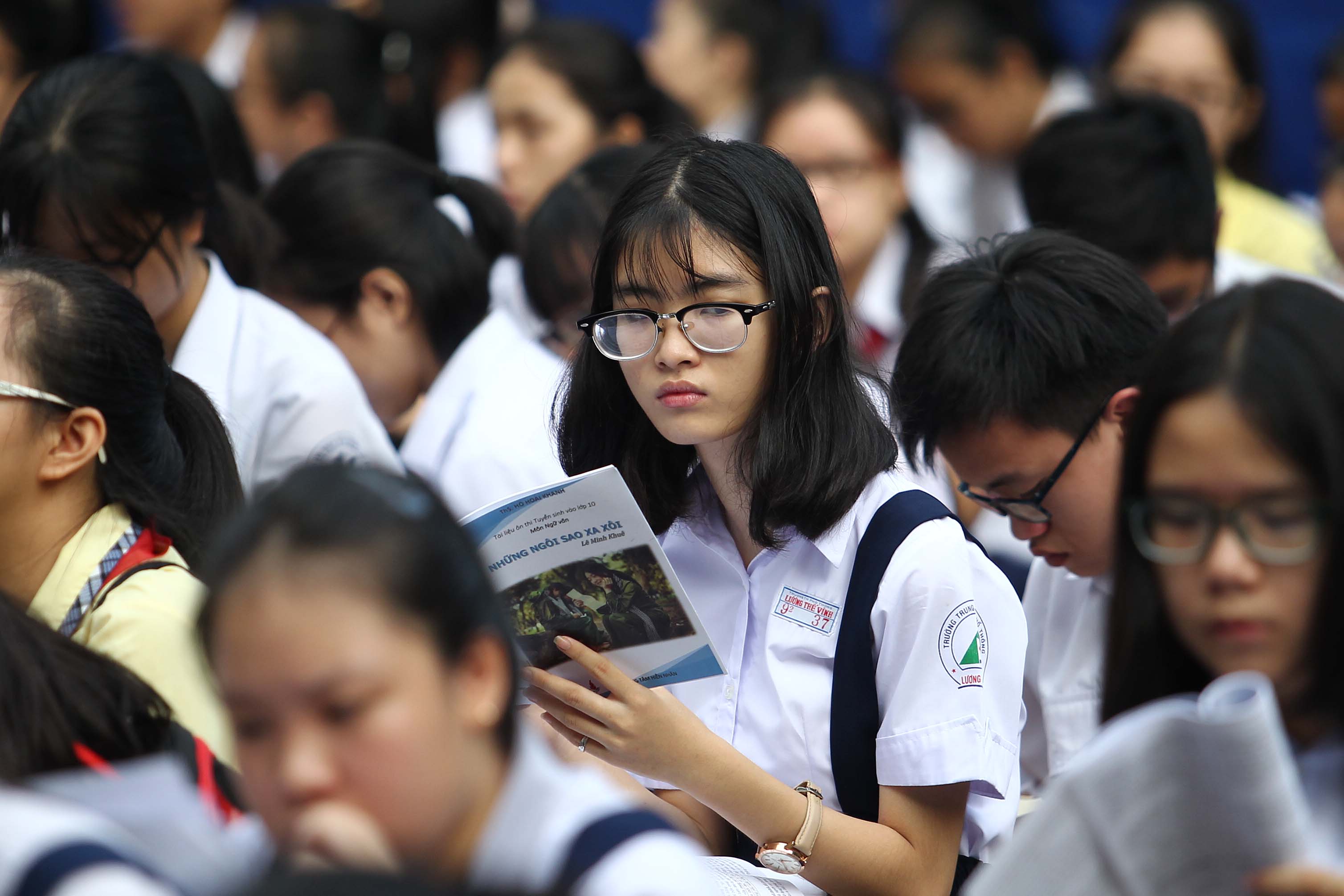 Chùm ảnh: Nét căng thẳng, âu lo ngày đầu thi lớp 10 - Ảnh 4.