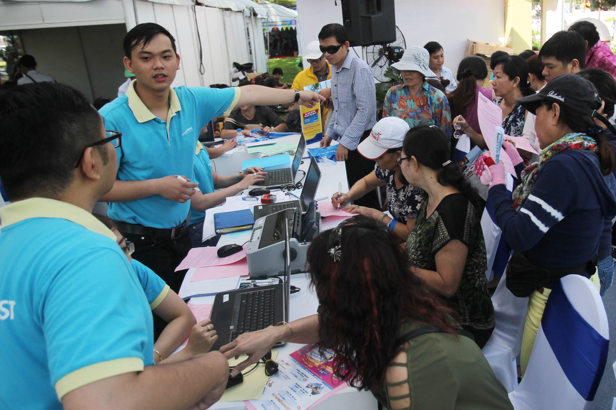 
Ng&agrave;y hội du lịch TP HCM k&eacute;o d&agrave;i từ ng&agrave;y 23 đến 26-3 tại c&ocirc;ng vi&ecirc;n L&ecirc; Văn T&aacute;m (Q1, TP HCM) với hơn 30 đơn vị lữ h&agrave;nh, kh&aacute;ch sạn, khu du lịch
