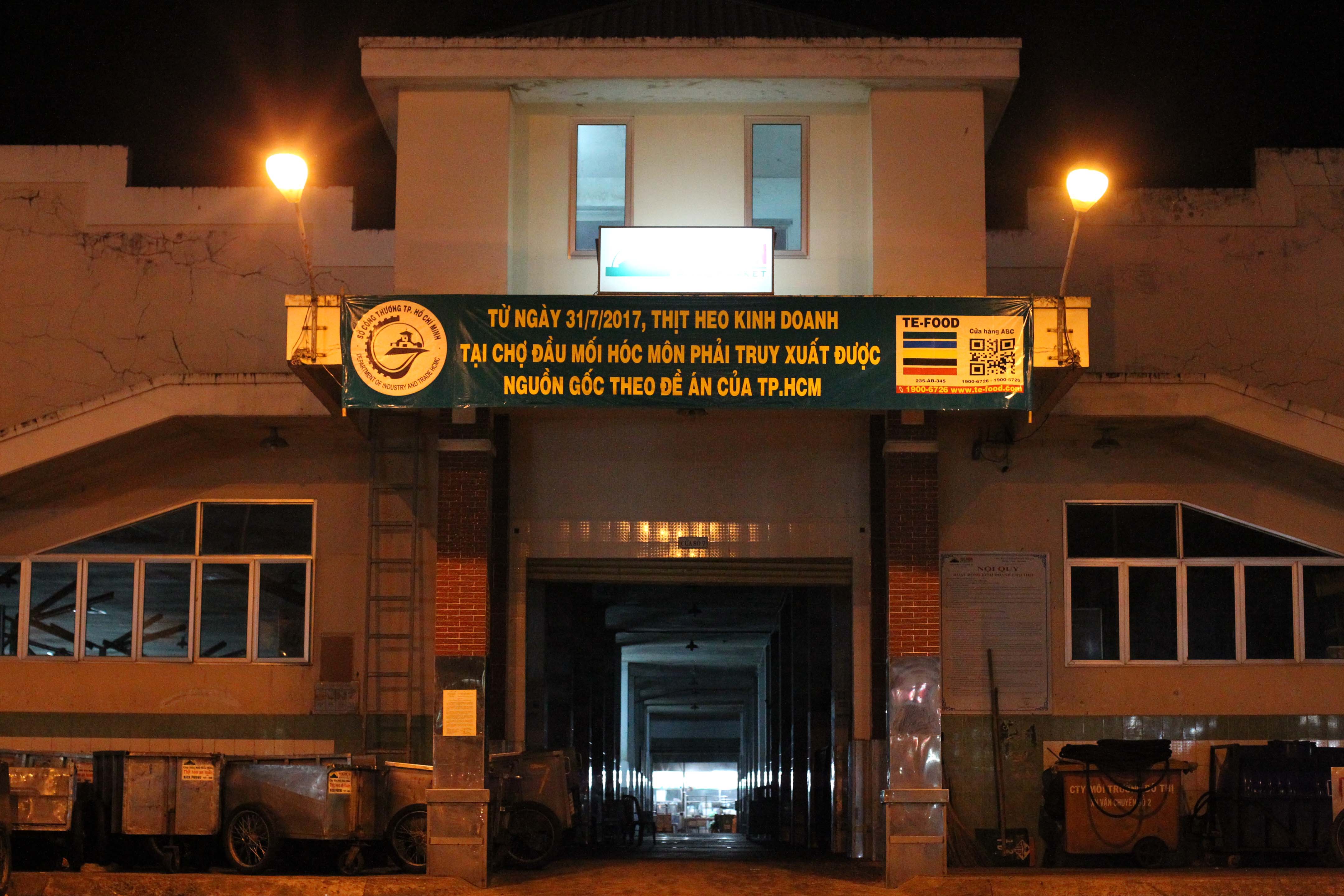 Kiểm tra giữa đ&ecirc;m, 100% thịt heo vẫn chưa thể truy xuất nguồn gốc - Ảnh 4.
