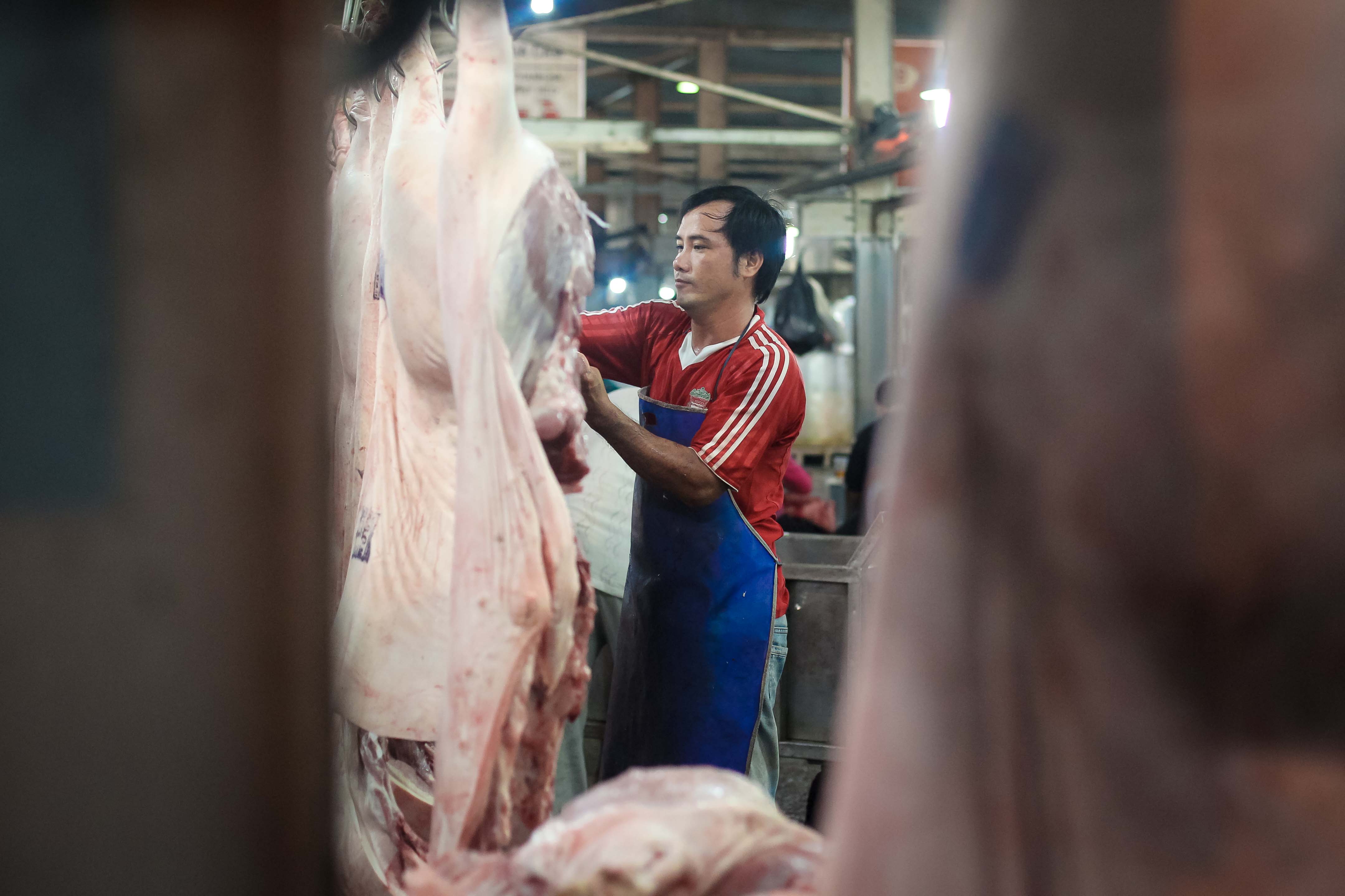 Kiểm tra giữa đ&ecirc;m, 100% thịt heo vẫn chưa thể truy xuất nguồn gốc - Ảnh 7.