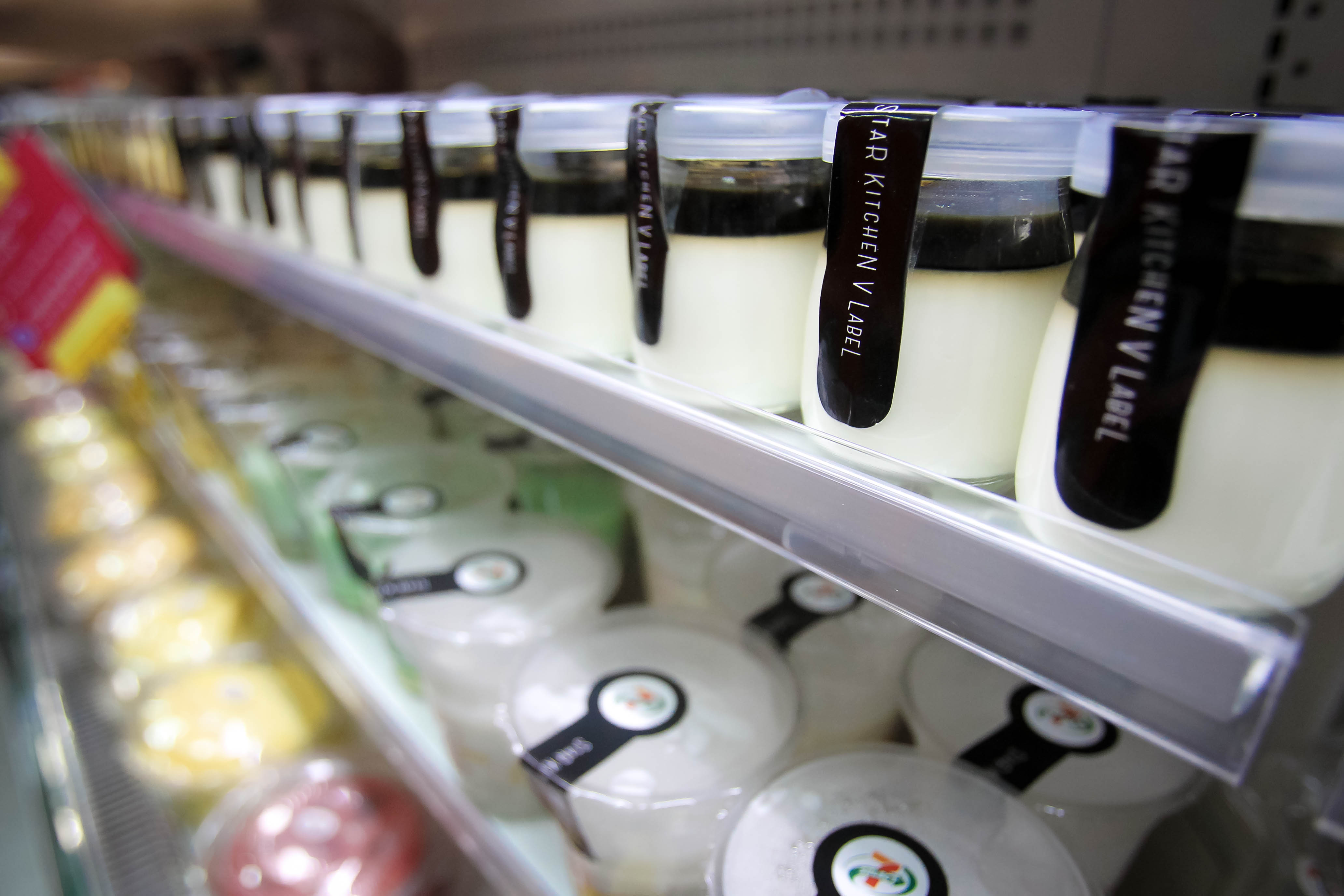 Cửa h&agrave;ng 7-Eleven đầu ti&ecirc;n qu&aacute; tải ng&agrave;y khai trương - Ảnh 10.