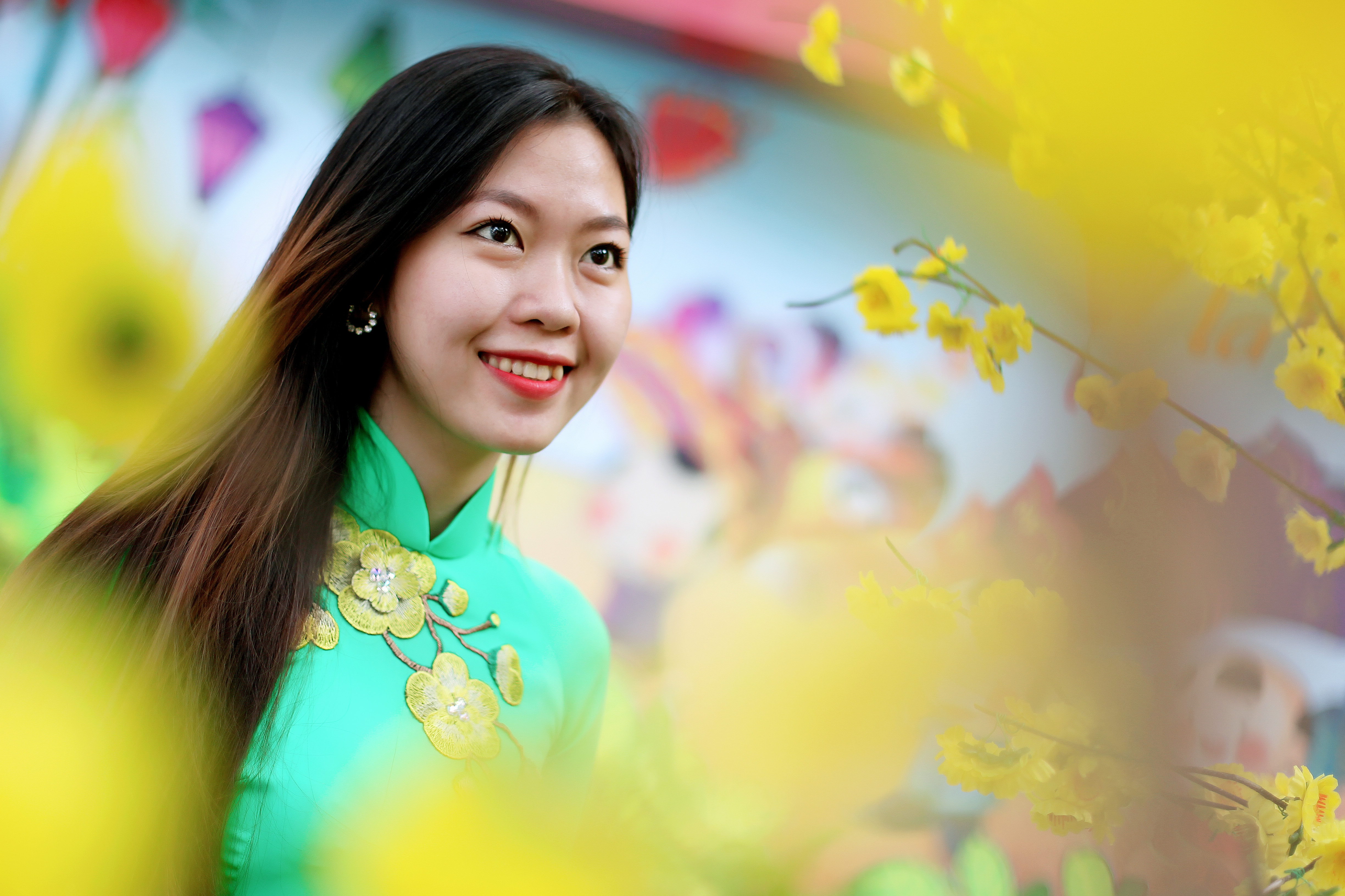 Phố ông đồ Sài Gòn cũng là nơi lý tưởng để các bạn trẻ đến chụp ảnh vào dịp Tết đến.