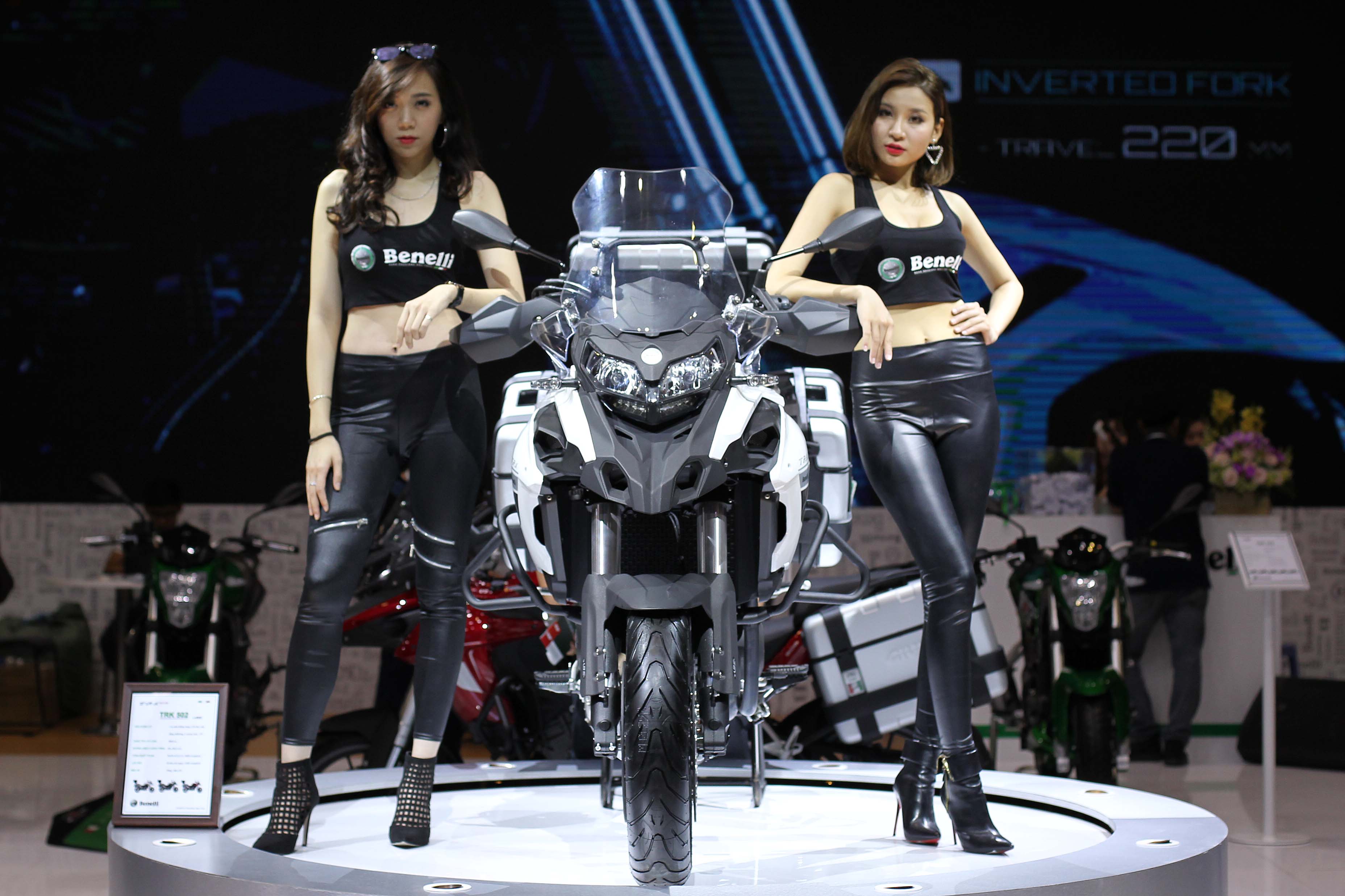 M&ocirc; t&ocirc; cổ điển g&acirc;y sốt tại Motor show 2017 - Ảnh 15.
