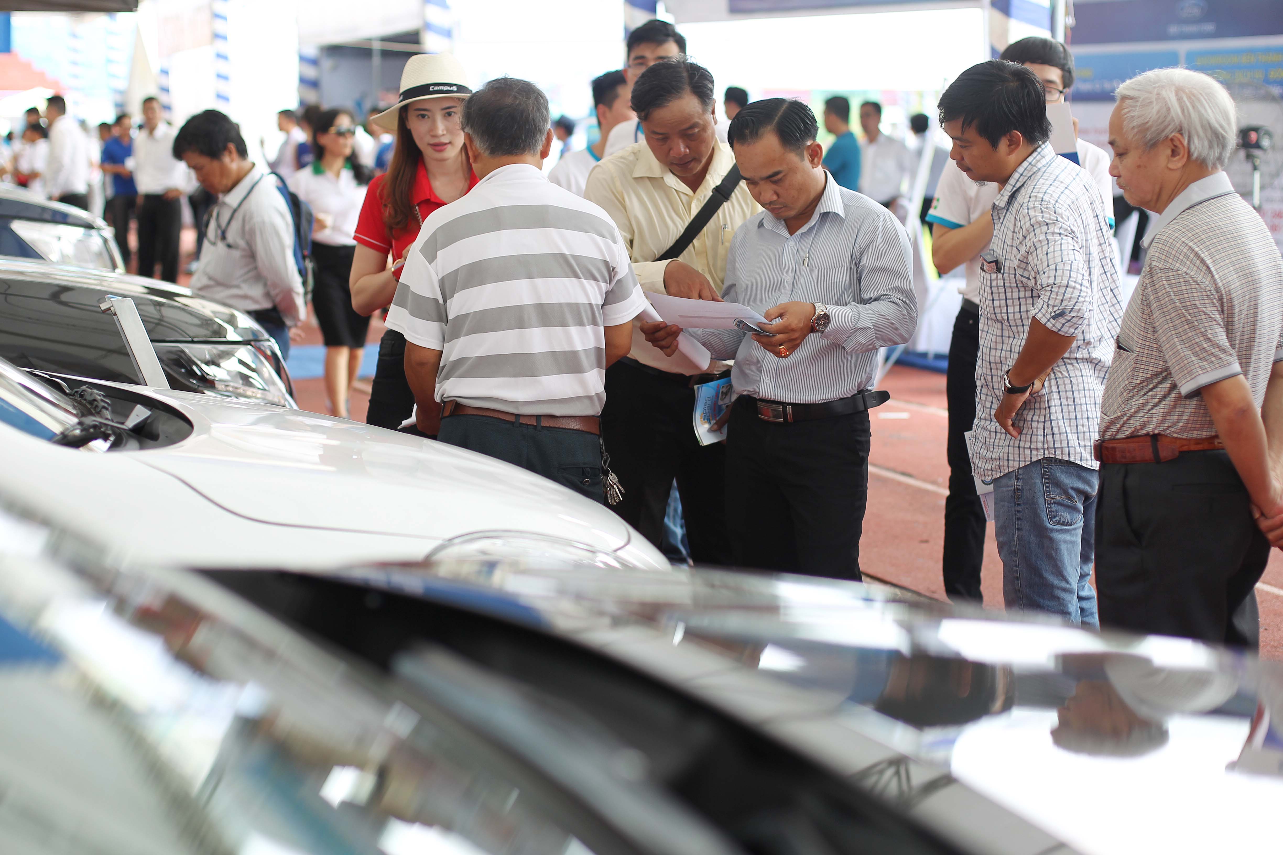 Đợt này, các mẫu xe dung tích nhỏ như Chevrolet Aveo, Mitsubishi Mirage, Hyundai Grand i10,… với giá tầm 500 triệu thu hút sự quan tâm của rất nhiều người.