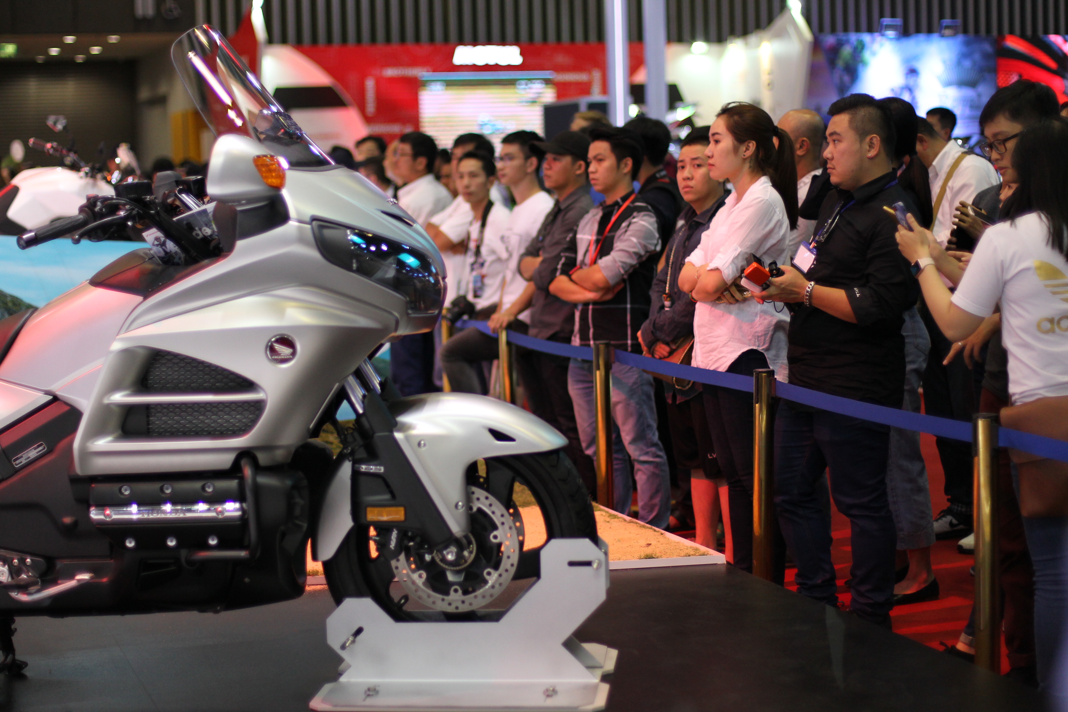 M&ocirc; t&ocirc; cổ điển g&acirc;y sốt tại Motor show 2017 - Ảnh 16.