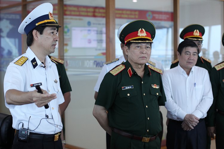 Gặp Bộ trưởng Bộ Quốc phòng: Tân Cảng xin giữ 3 công ty
