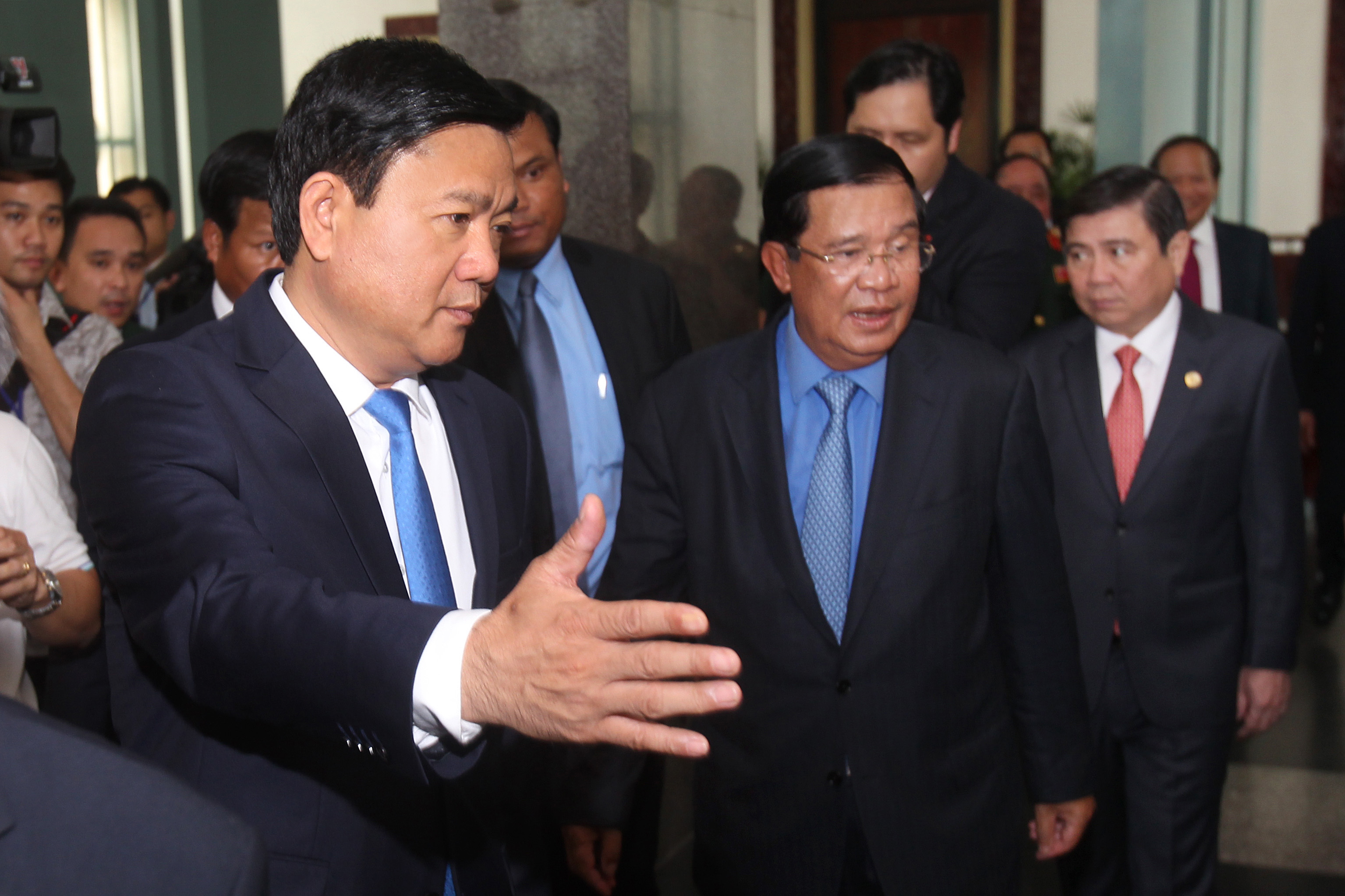 
B&iacute; thư Th&agrave;nh ủy Đinh La Thăng tiếp Thủ tướng Hun Sen
