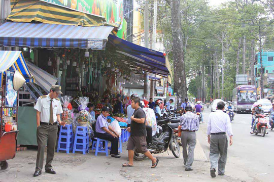 “Đòi lại” vỉa hè