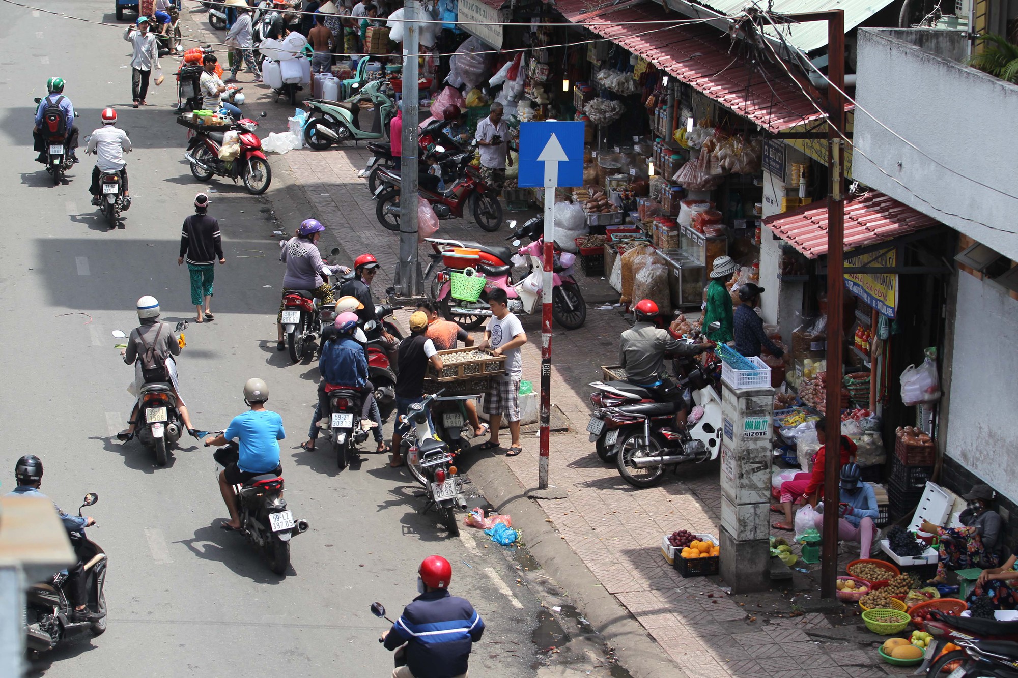 Tội nghiệp vỉa hè!