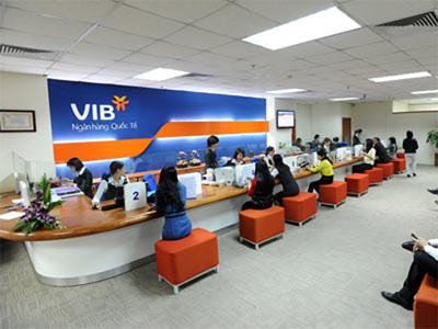 Phó tổng giám đốc người nước ngoài VIB thu gom cổ phiếu