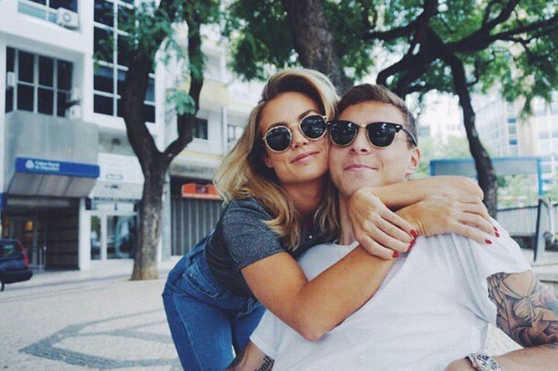 Ngắm nàng WAGs mới quyến rũ của M.U - Ảnh 3.