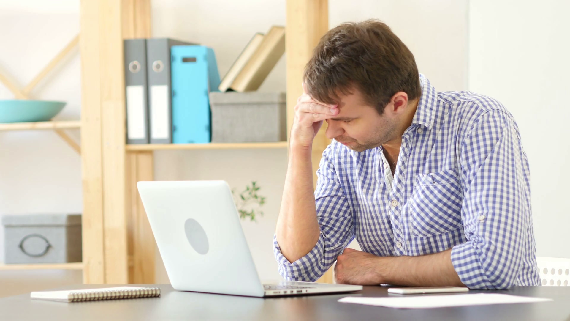 Uống thuốc trị nhức đầu thường xuyên có sao không?