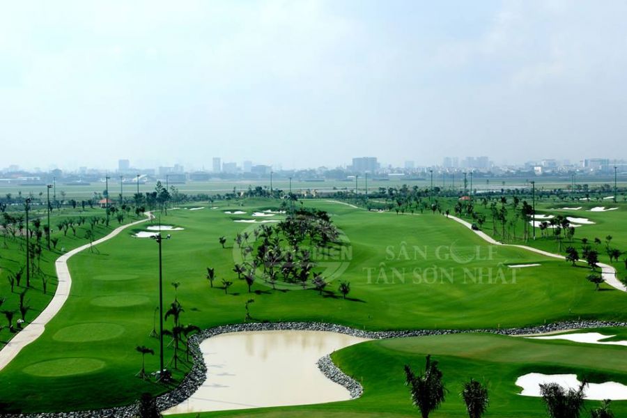 Phải trả đất sân golf lại cho sân bay