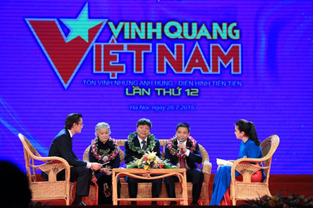 Tôn vinh 30 tập thể, cá nhân