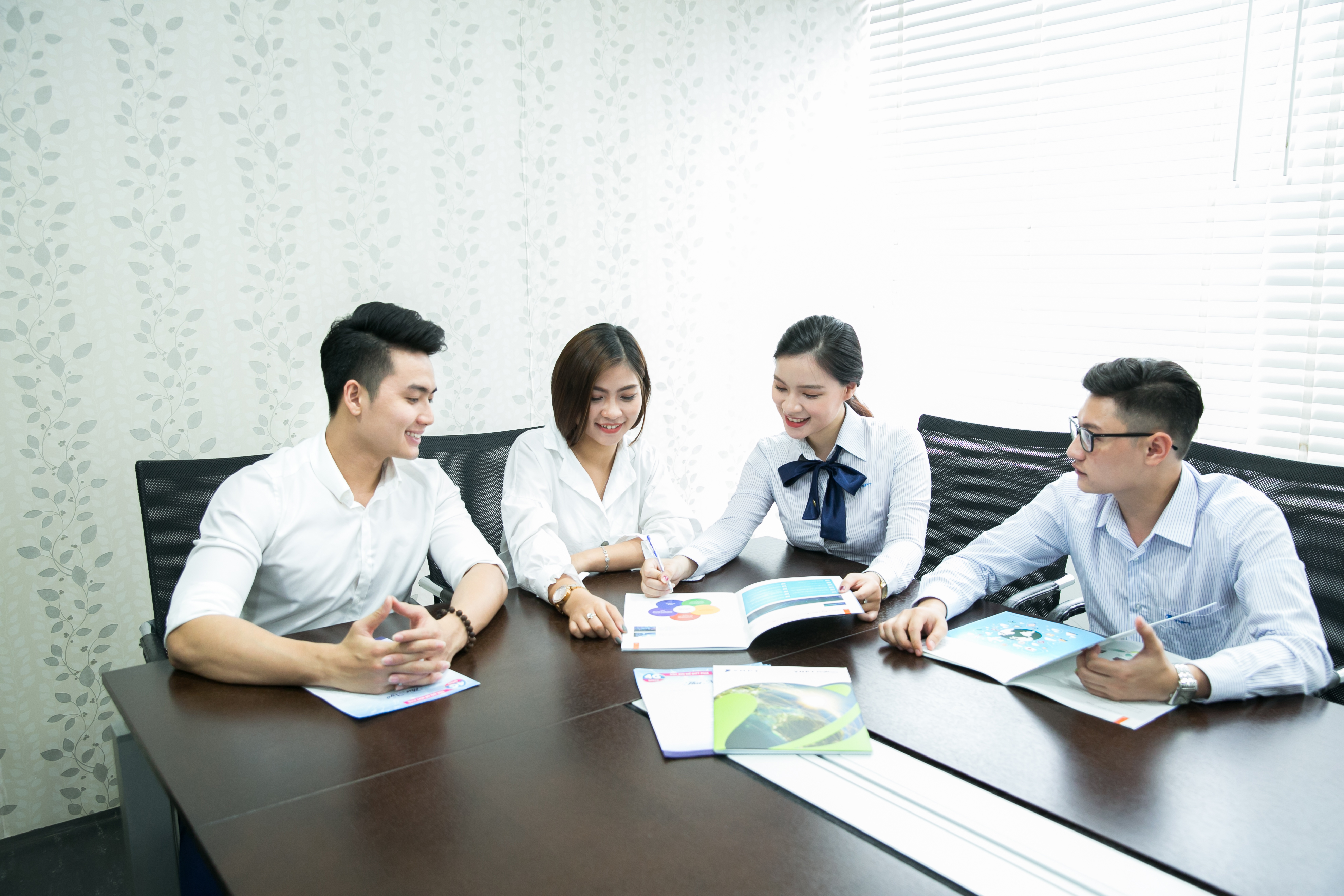 VNPT ra mắt g&oacute;i cước Văn ph&ograve;ng Data, gi&uacute;p doanh nghiệp tiết kiệm 50% chi ph&iacute; - Ảnh 2.