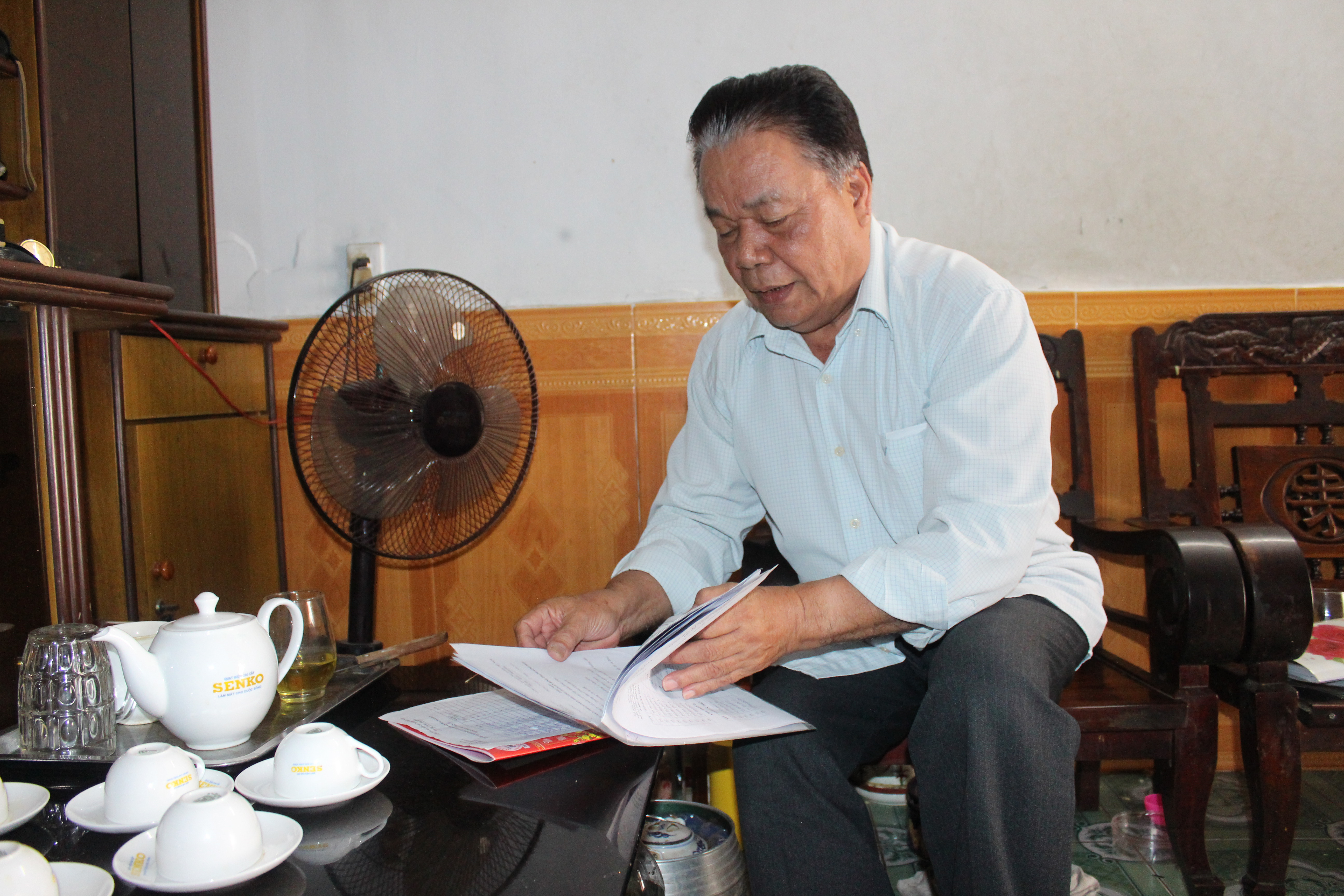&Ocirc;ng Đinh Văn Huệ (ảnh tr&ecirc;n) v&agrave; &ocirc;ng Vũ Đ&igrave;nh Tham - 2 đảng vi&ecirc;n ti&ecirc;u biểu được tuy&ecirc;n dương về c&ocirc;ng t&aacute;c mặt trận