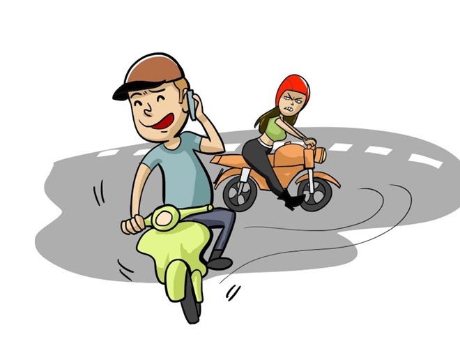 Đang chạy xe, đưa điện thoại nhờ bạn nghe có bị phạt?