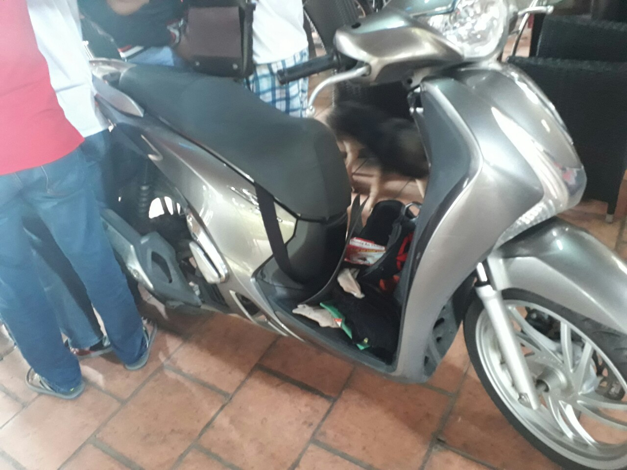 Rượt đuổi hơn 100km/giờ, bắt kẻ trộm xe SH - Ảnh 3.