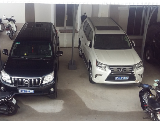 Doanh nghiệp tặng 2 xe ô tô tiền tỉ cho tỉnh Nghệ An