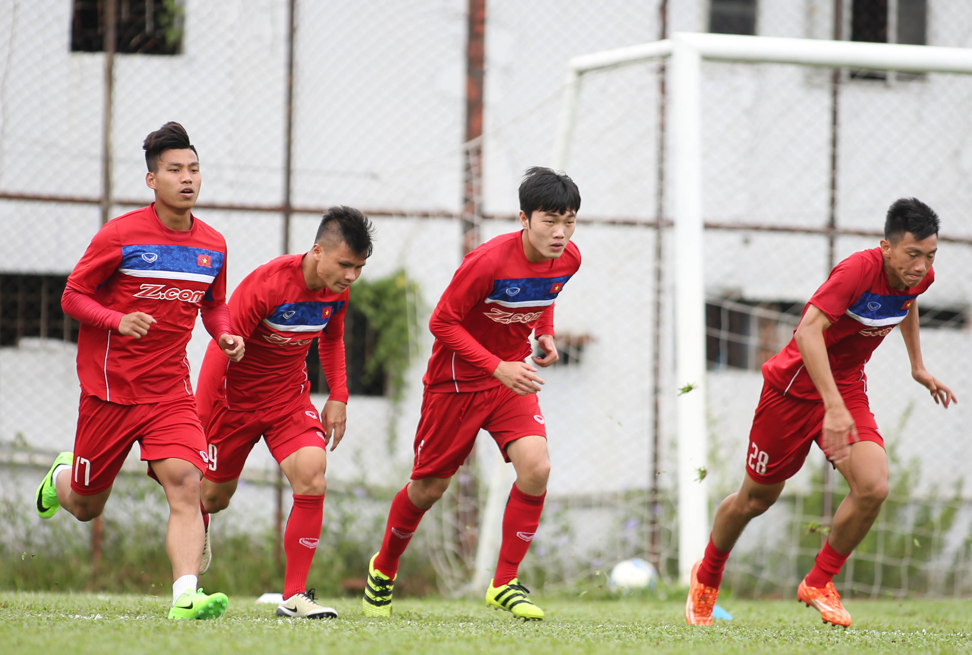 Xu&acirc;n Trường ngại v&igrave; nhận lương m&agrave; &iacute;t đ&aacute; cho Gangwon - Ảnh 1.
