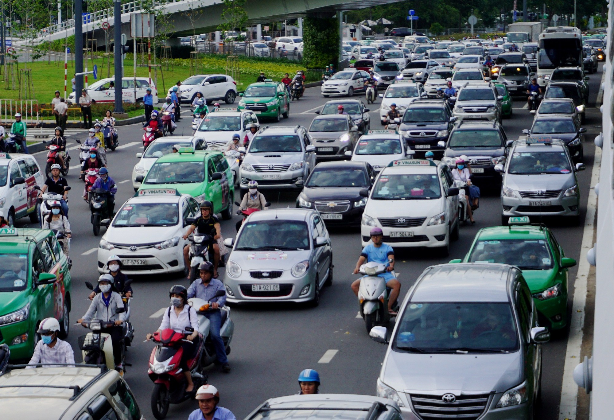 Đề xuất giải pháp thu phí ở 2 đầu đường Trường Sơn