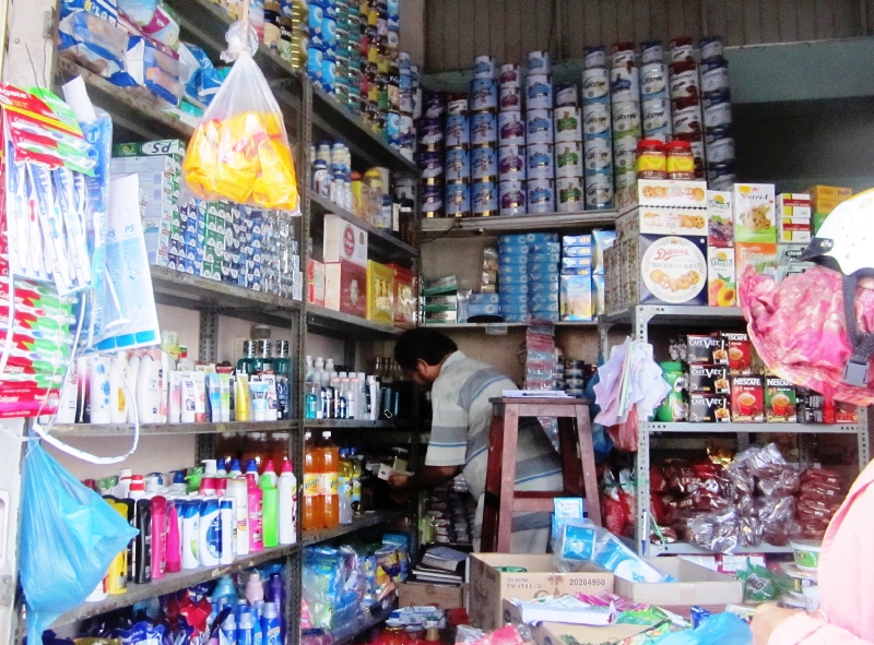 Cửa hàng tạp hoá đang thắng thế trong cuộc tỉ thí ác liệt