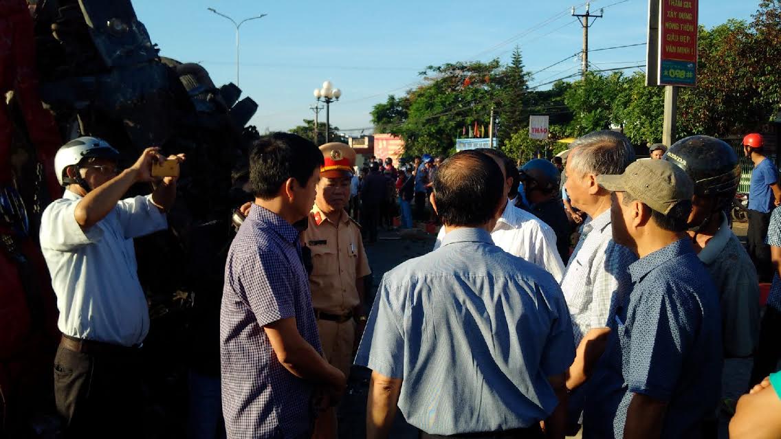 Tai nạn kinh ho&agrave;ng ở Gia Lai, &iacute;t nhất 10 người chết - Ảnh 7.