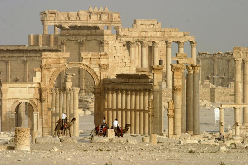 Tổng thống Assad trổ t&agrave;i dụ du kh&aacute;ch nước ngo&agrave;i tới Syria - Ảnh 1.