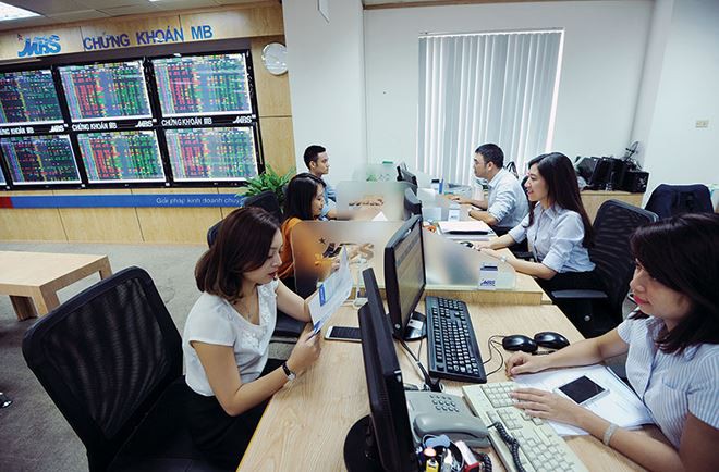 Hàng tỉ USD chờ đổ vào thị trường chứng khoán