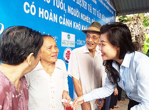 VWS cùng chung tay chăm lo cho người nghèo ở Bình Chánh - Ảnh 1.