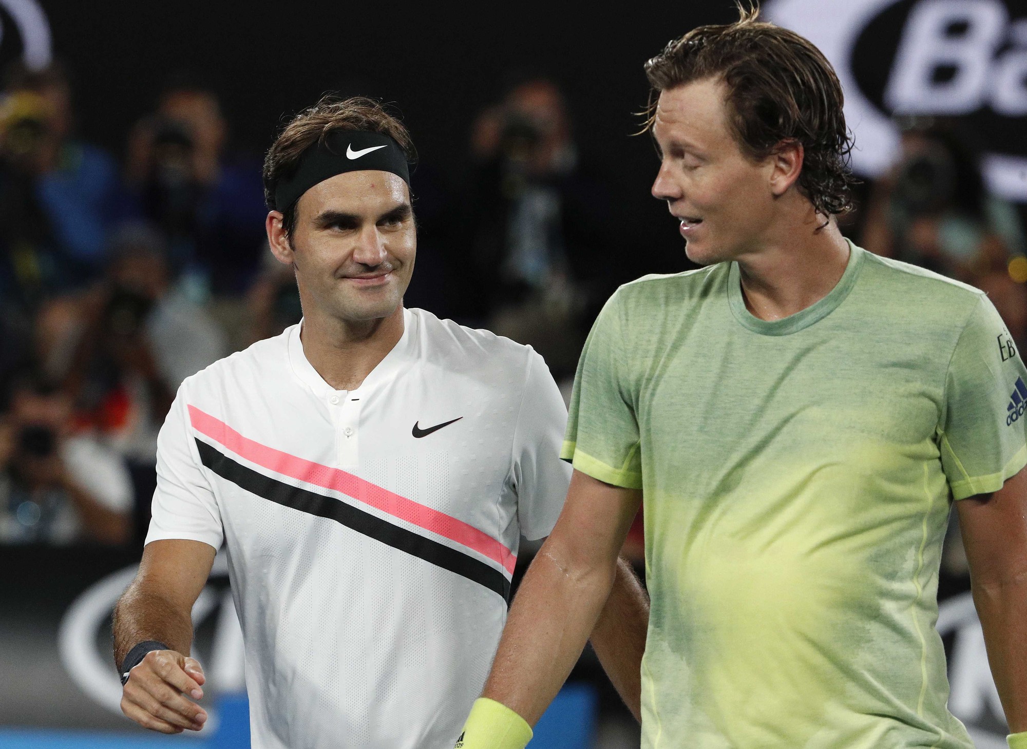 Federer nhẹ nhàng vào bán kết Úc mở rộng