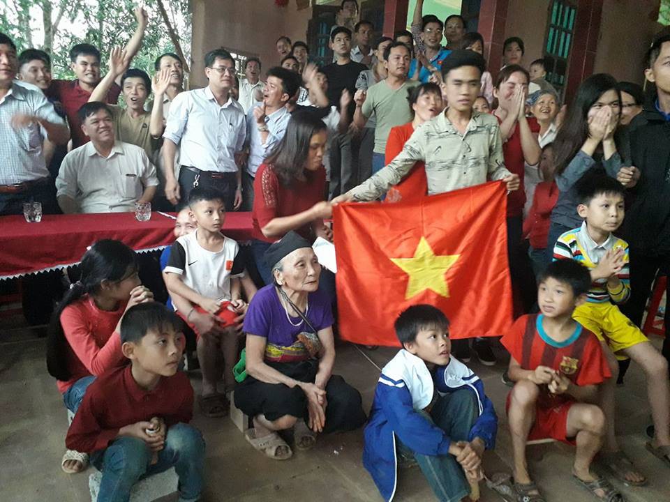 Cha mẹ Tiến Dũng, Quang Hải n&eacute;n l&ograve;ng hủy chuyến đi Trung Quốc - Ảnh 2.