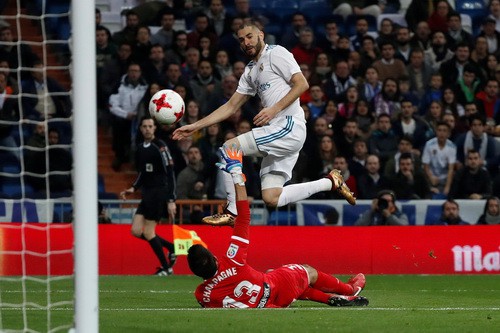 Thất bại tức tưởi s&acirc;n nh&agrave;, Real Madrid bị loại khỏi C&uacute;p Nh&agrave; vua - Ảnh 4.