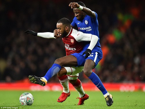 Tội đồ Rudiger g&acirc;y họa, Chelsea bị loại ở b&aacute;n kết League Cup - Ảnh 2.