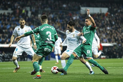 Thất bại tức tưởi s&acirc;n nh&agrave;, Real Madrid bị loại khỏi C&uacute;p Nh&agrave; vua - Ảnh 2.