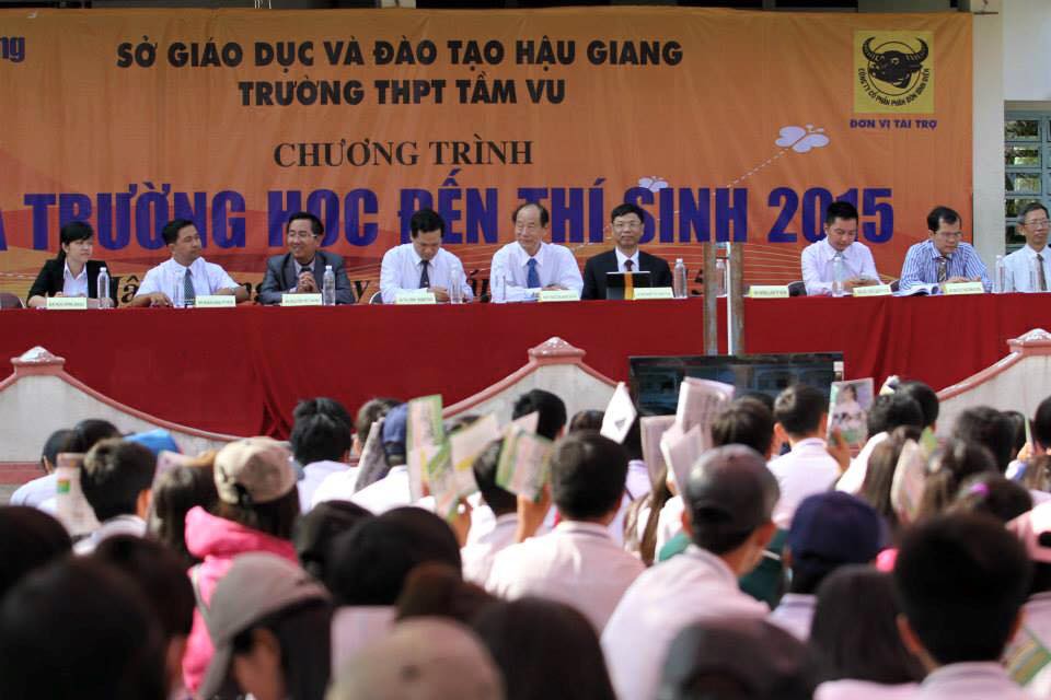 Đưa trường học đến th&iacute; sinh 2018: H&aacute;o hức trước giờ mở m&agrave;n - Ảnh 2.